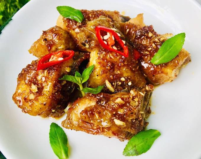 Chia sẻ cách làm má đùi gà chiên đơn giản tại nhà